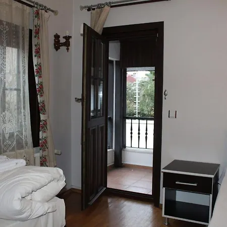 Tuzla Hotell *