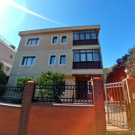 Tuzla Hotel *